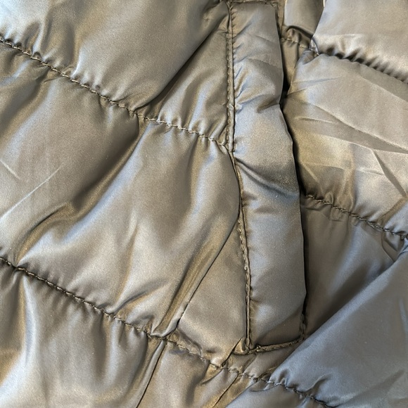 Coldwater Creek puffer vest. - Picture 7 of 8